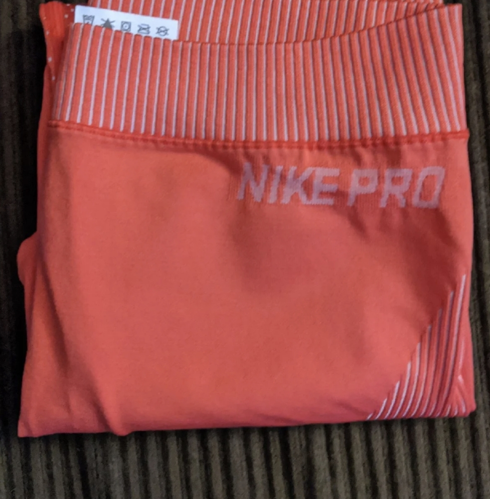 Nike Pro 21"